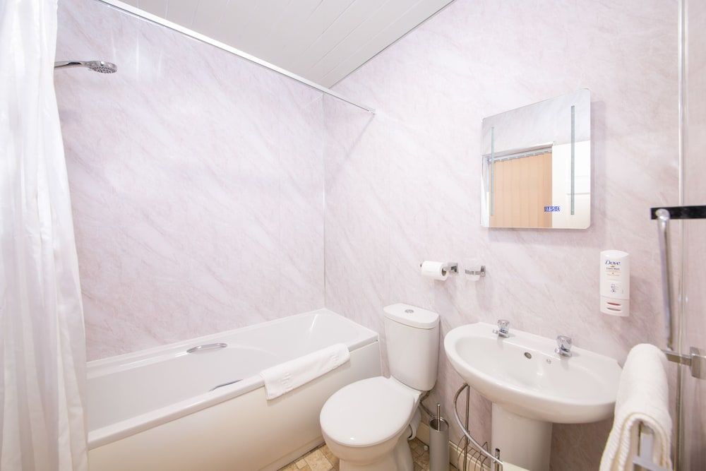 Dalesgate Hotel Standard Double or Twin Room, Ensuite 5