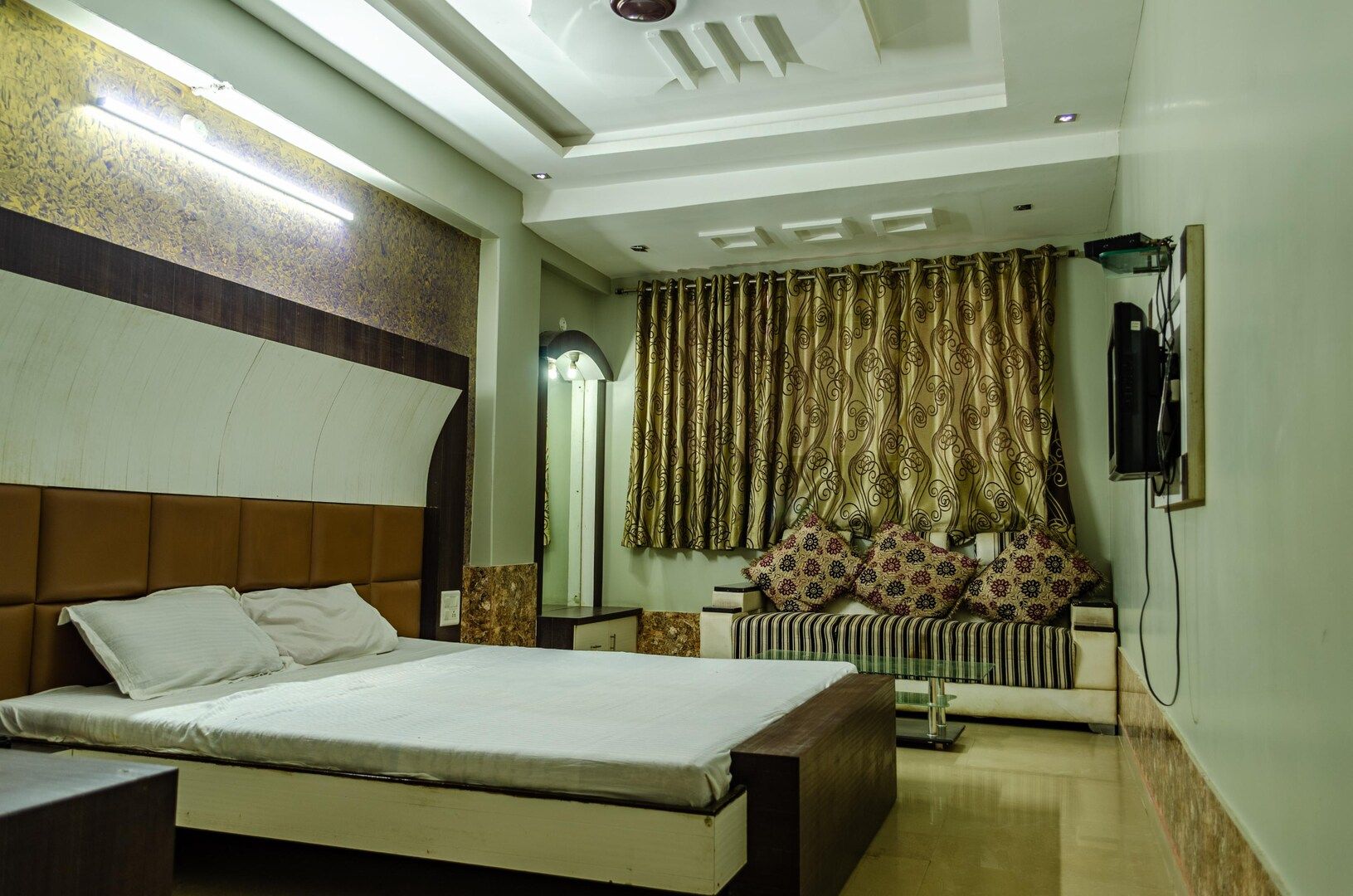 Hotel City Square Suite Room 5