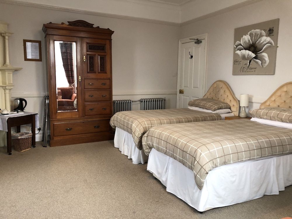Highland Moors Guest House Twin Room, Ensuite (Bay) 5