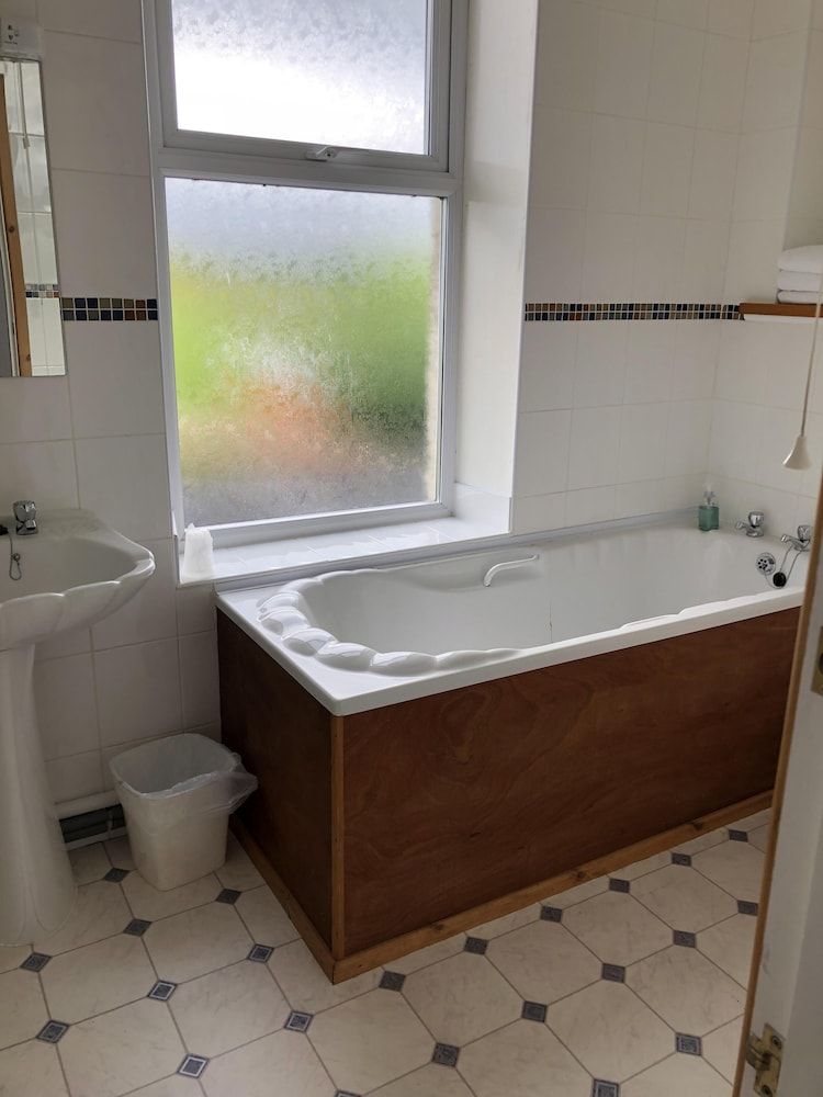 Highland Moors Guest House Quadruple Room, Ensuite (Family ) 9