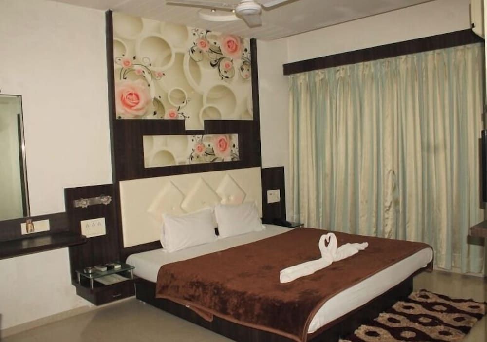 Hotel Saffron Double Room 3