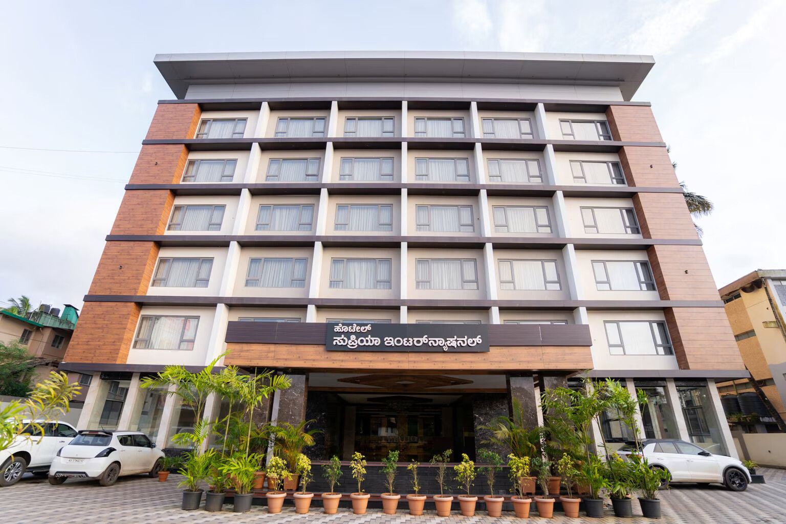 Hotel Supriya International
