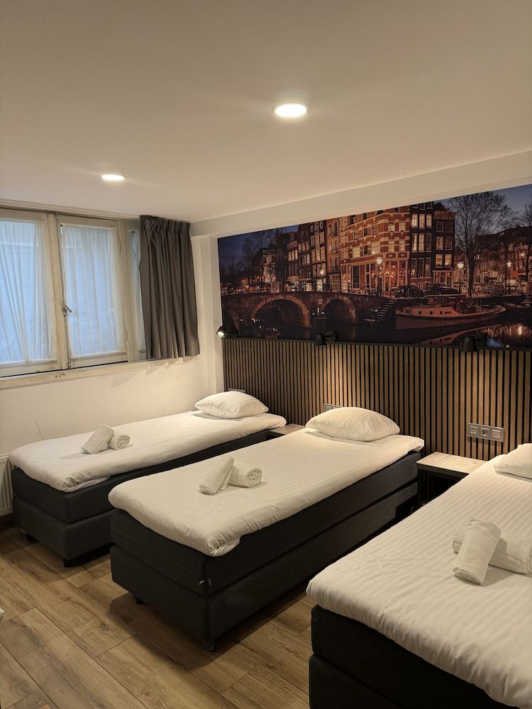 undefined Hotel Titus 2
