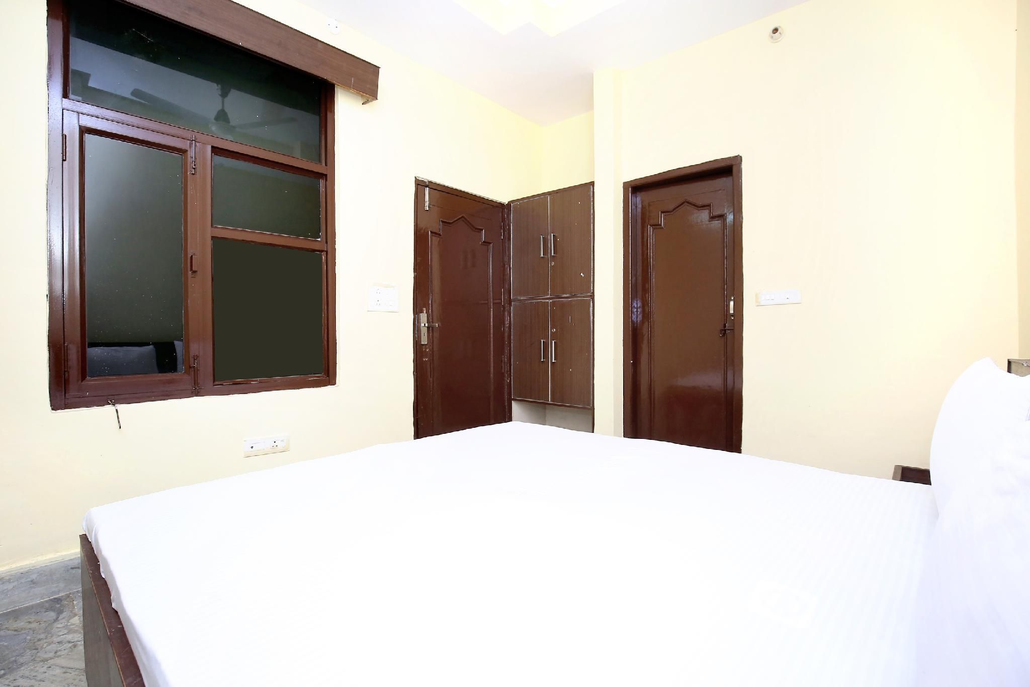 SPOT ON 37378 Hotel Sartaj 1 SPOT ON Room without Air Conditioning 3