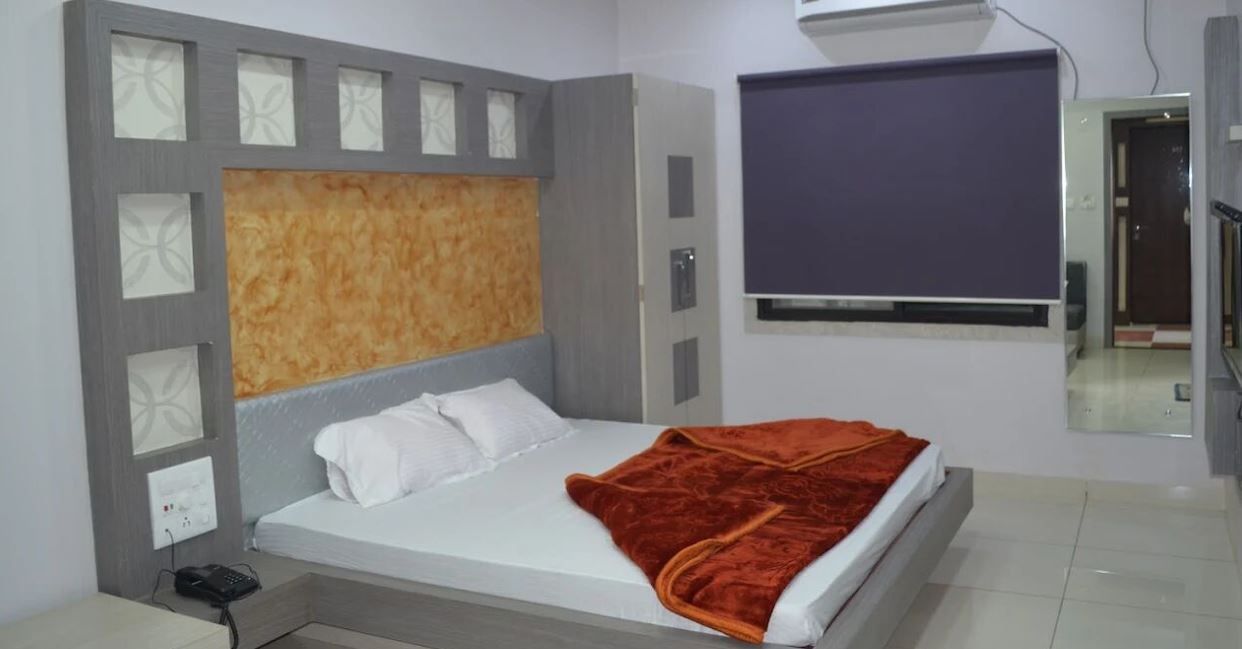 Hotel Arjun Palace Deluxe Non AC room 2