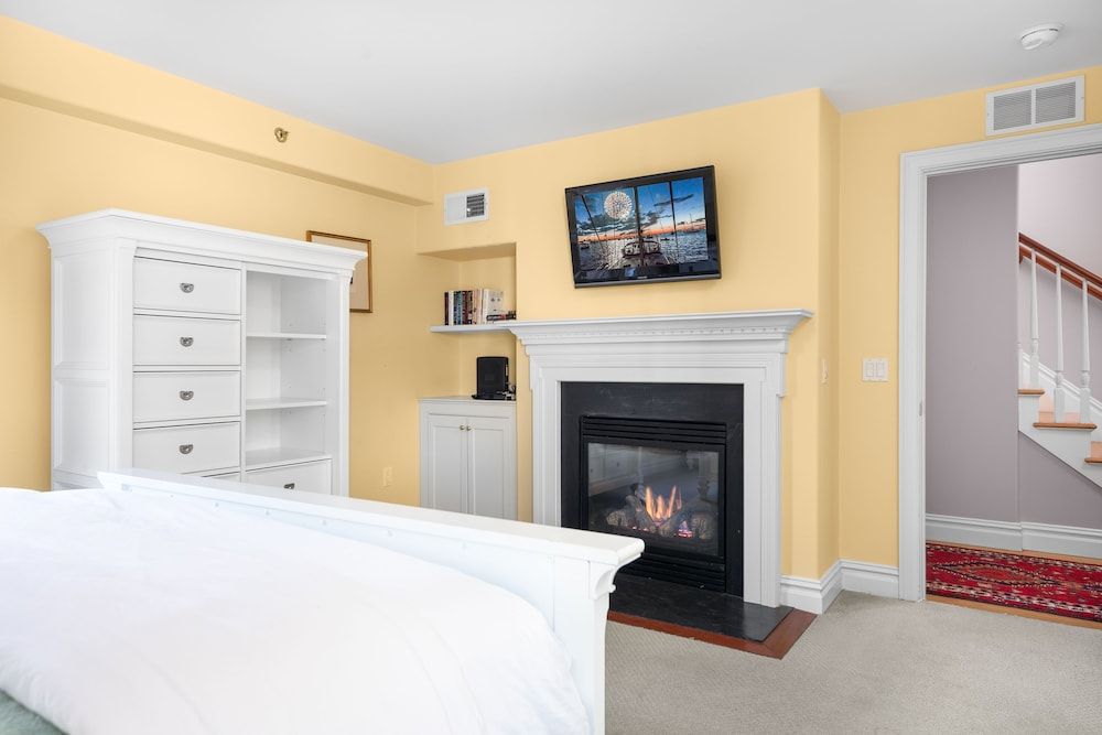 Luxury Condo, 3 Bedrooms