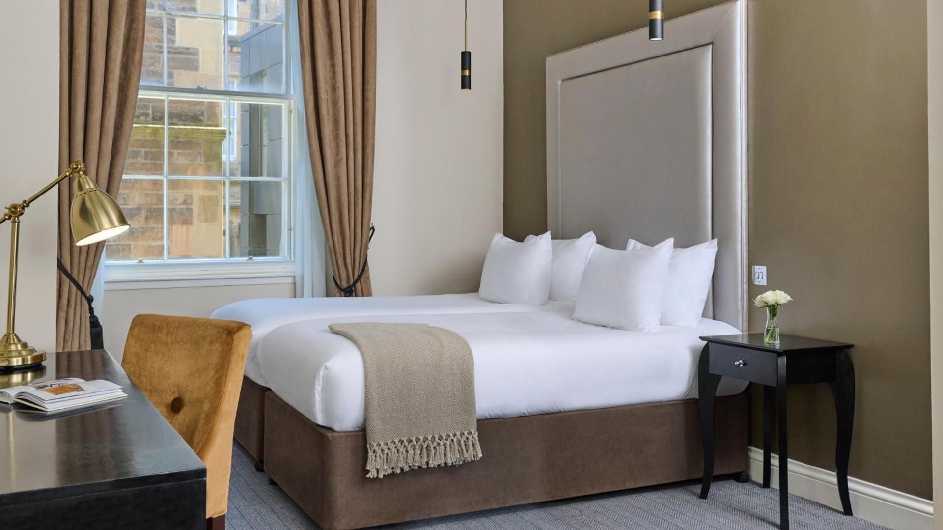 Classic Deluxe Room Twin