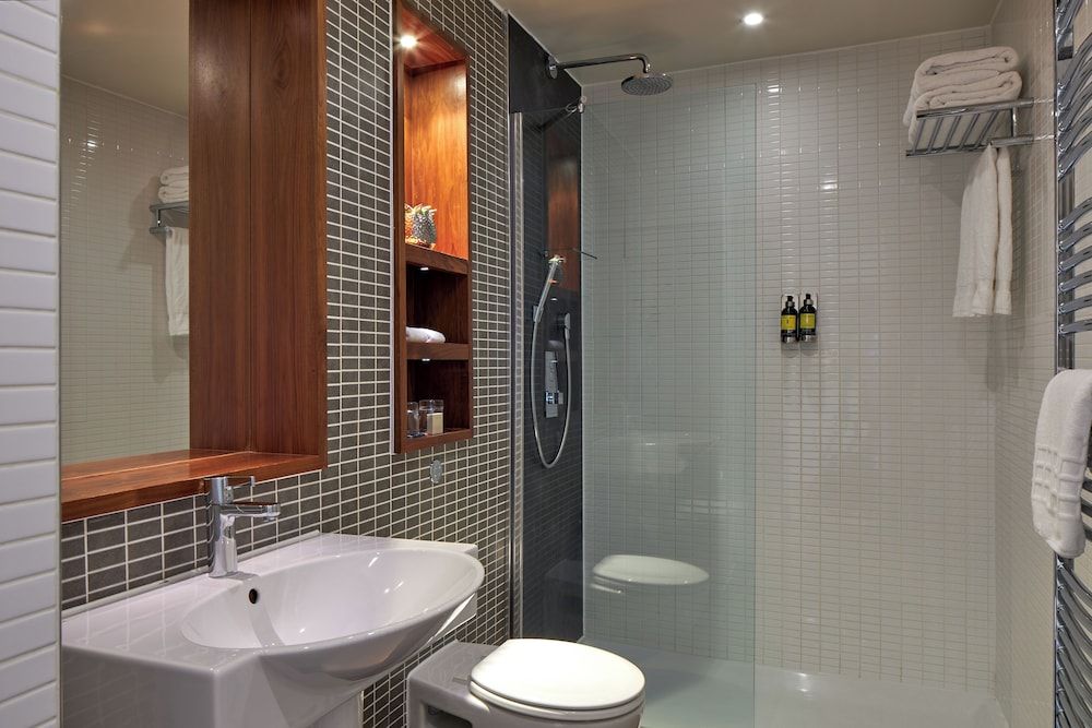 Fraser Suites Edinburgh Classic Twin Room (Deluxe) 4