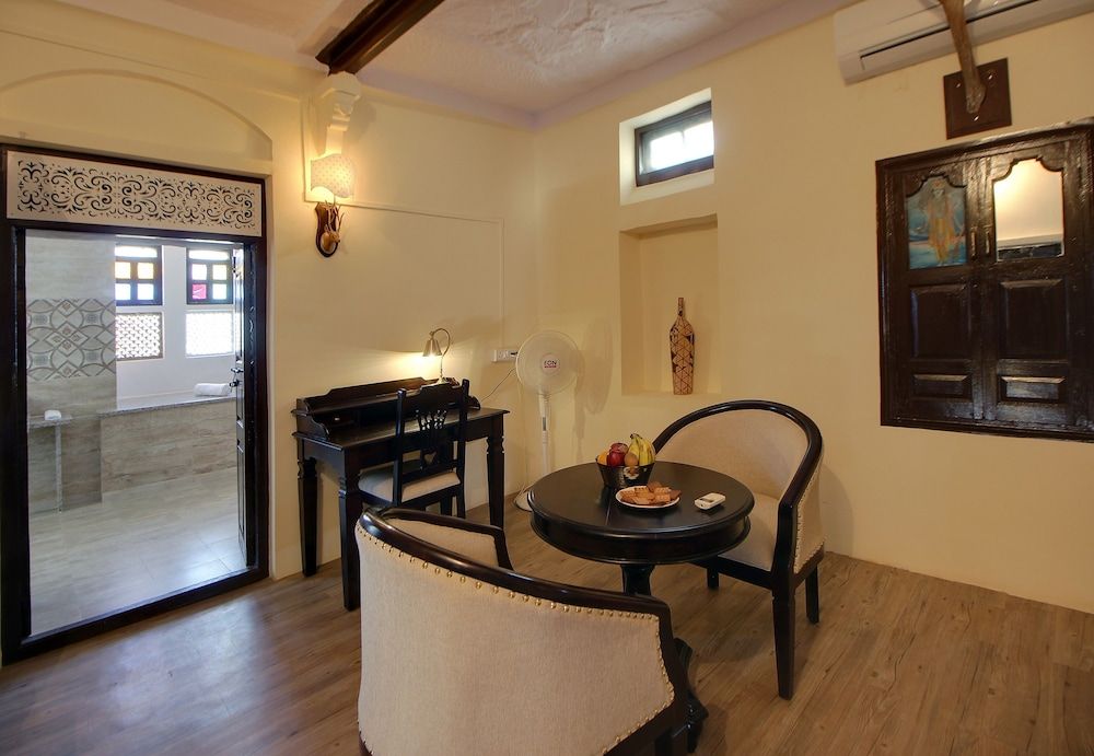 Jawai Castle Resort - A Heritage Hotel In Jawai Leopard Reserve Heritage Deluxe Room 6