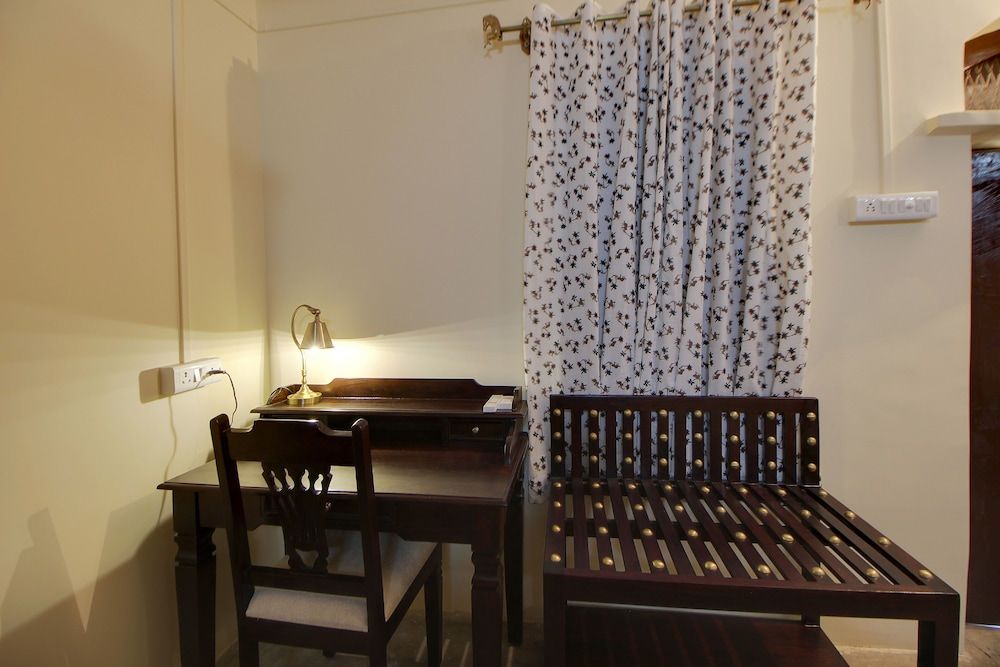 Jawai Castle Resort - A Heritage Hotel In Jawai Leopard Reserve Heritage Deluxe Room 4