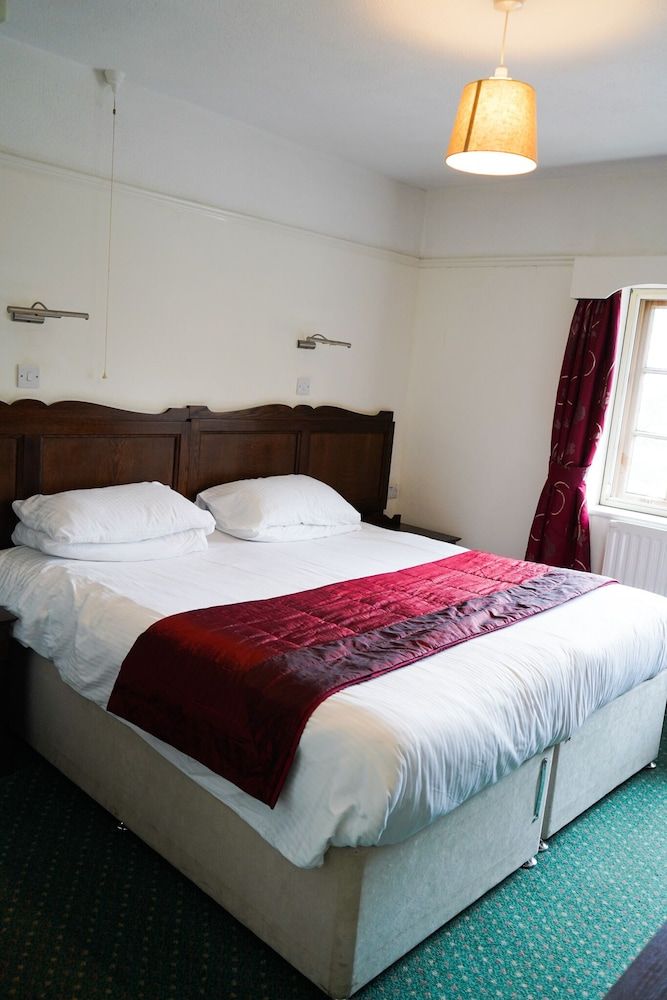 The Fox & Hounds Hotel Double or Twin Room, Ensuite