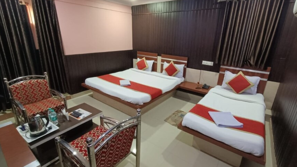 Hotel The Royal Midtown Family Room 2