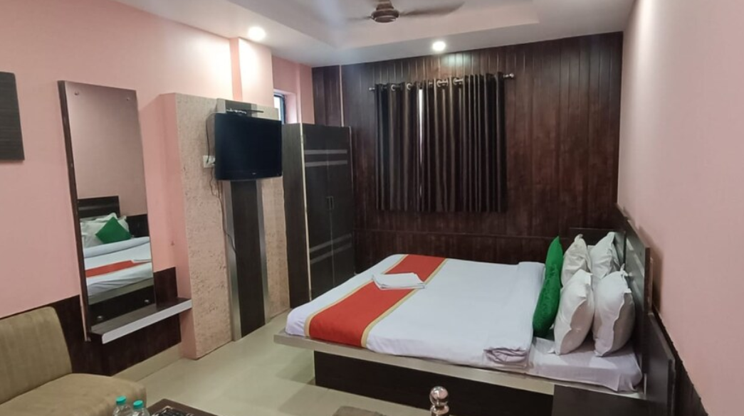 Hotel The Royal Midtown Deluxe Room 3