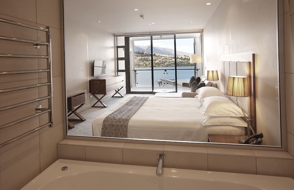 The Rees Hotel and Luxury Apartments