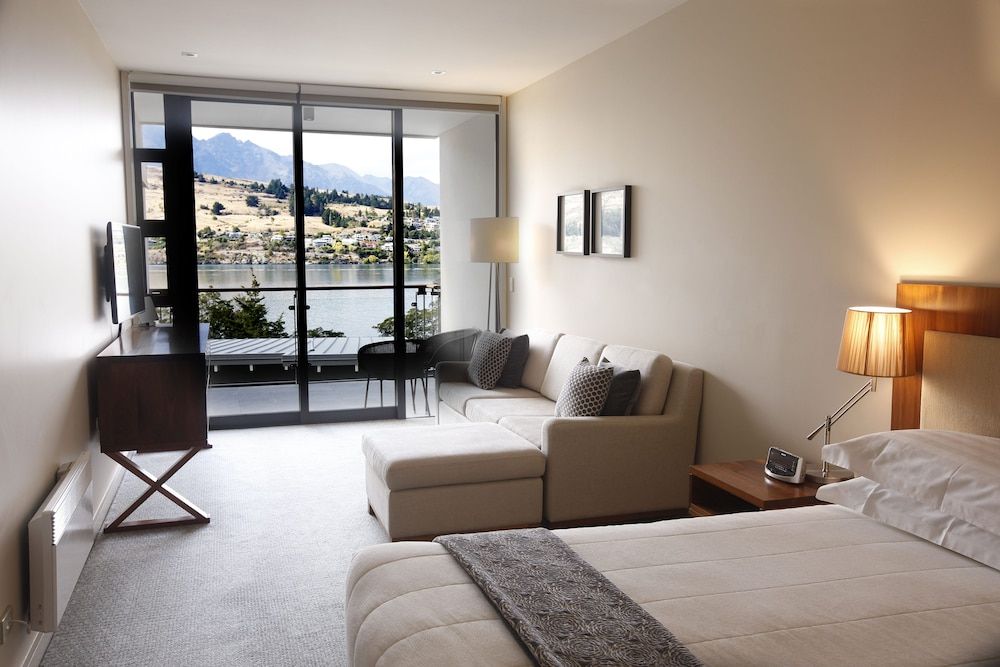 Hotel Room, Lake View