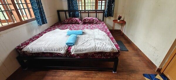 1 BHK Super Deluxe King Suite with Living Room