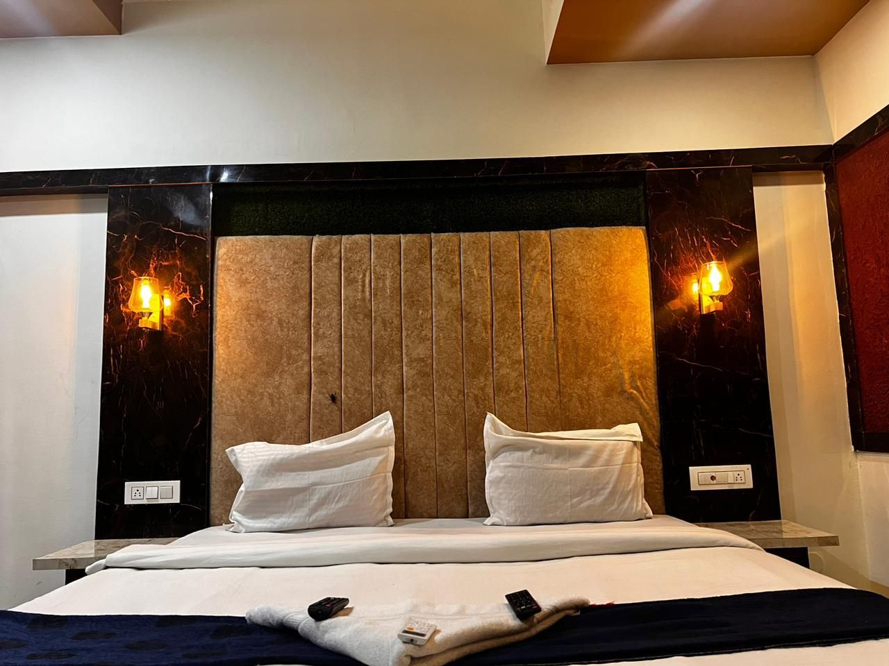 Deluxe Room with Air Conditioning