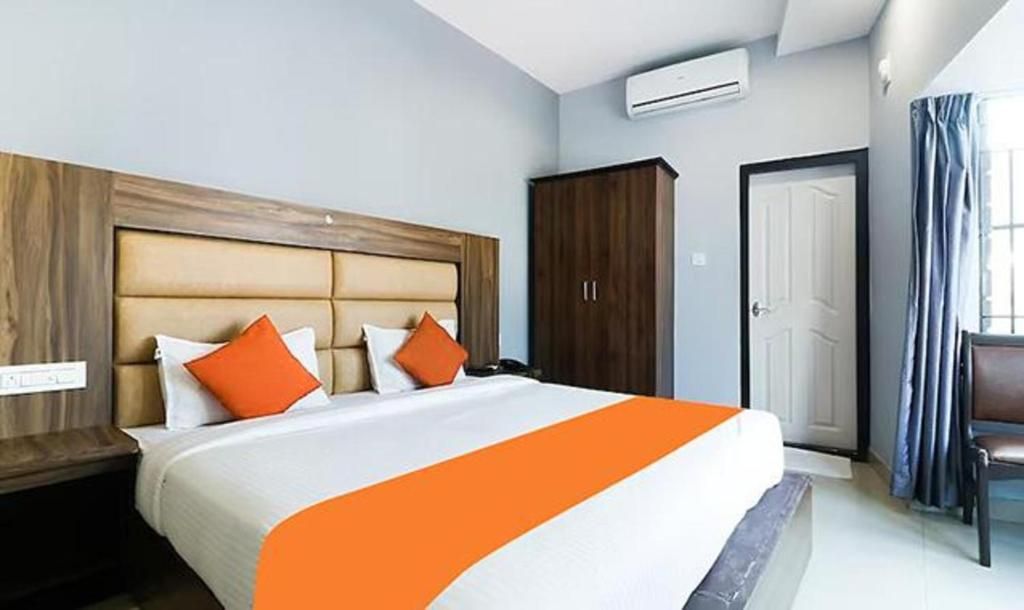 Deluxe Room with Air Conditioning