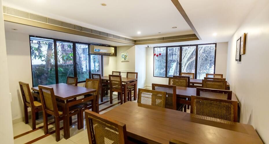 Food & Dining