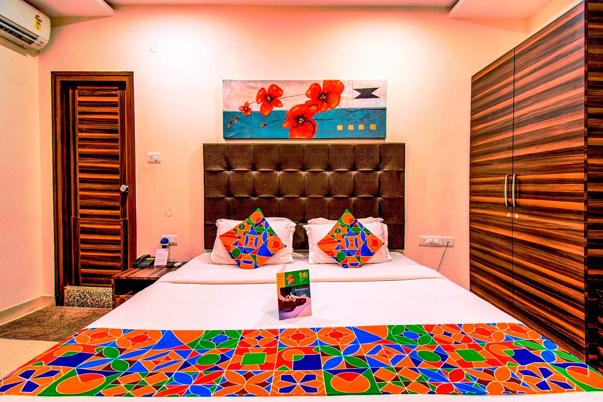  FabHotel Pearl City Deluxe Room 6