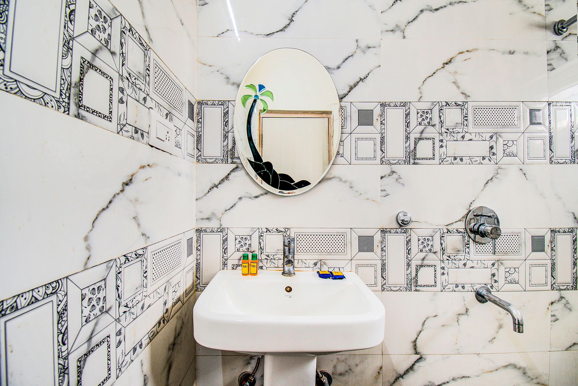  FabHotel Pearl City Deluxe Room 10