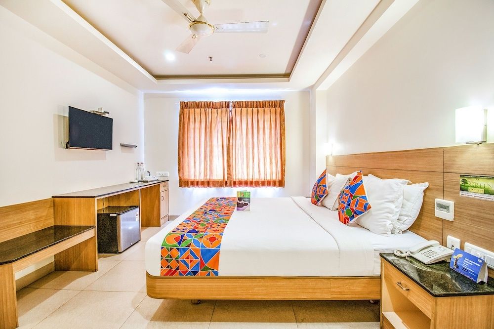 FabHotel Prime Royal Castle Deluxe Room 9