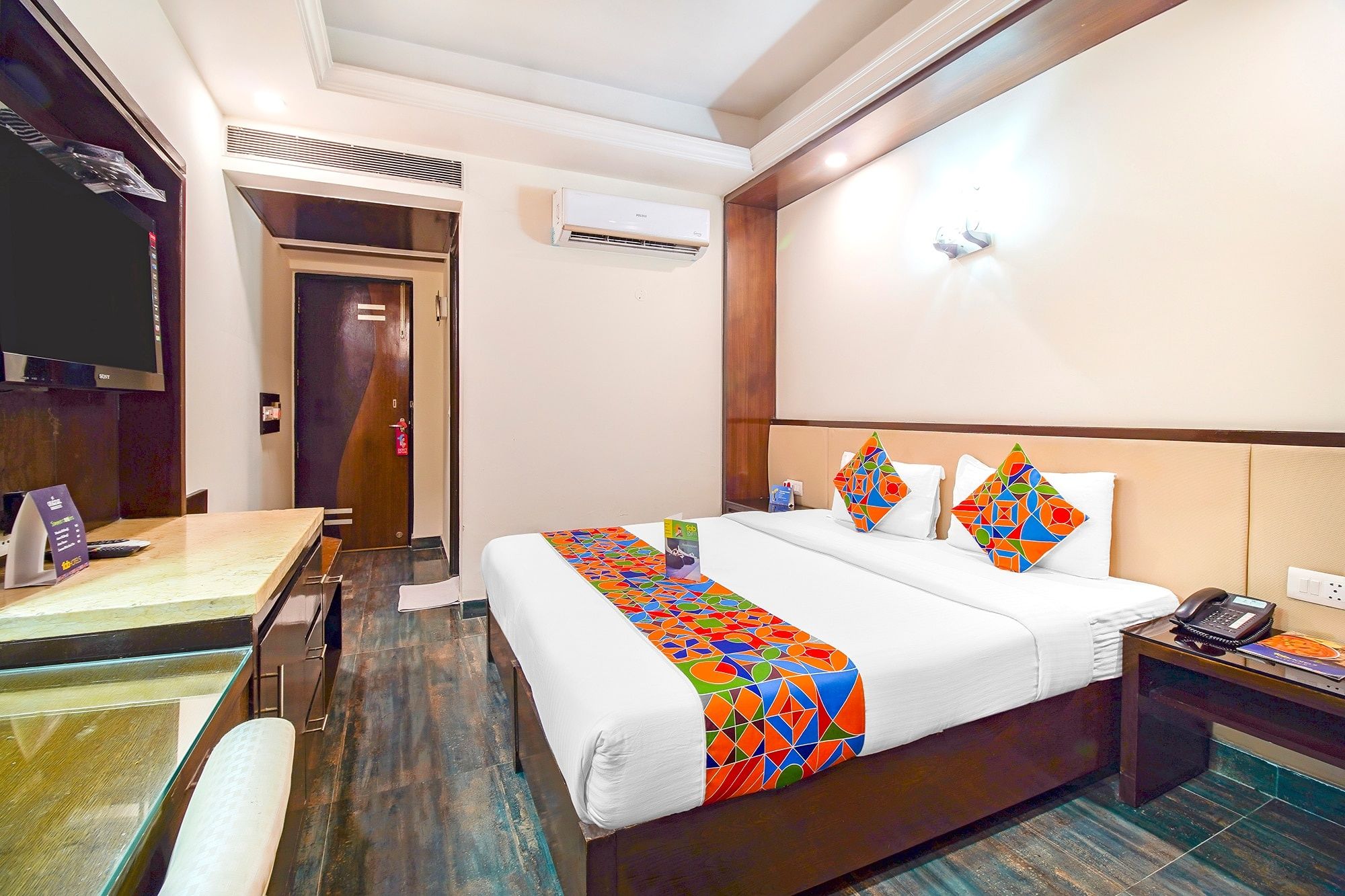 FabHotel Marble Arch Deluxe Room 6