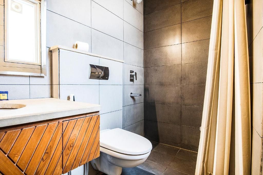  FabHotel Premium Nest Deluxe Room 6