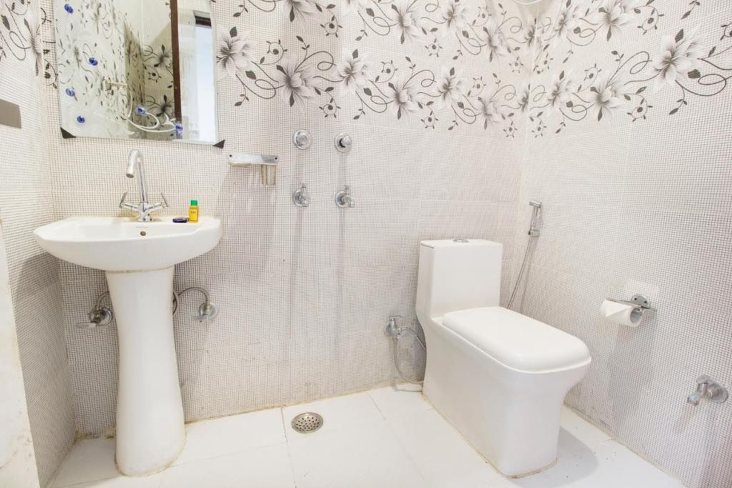 FabHotel ABC View Deluxe Double Room 12