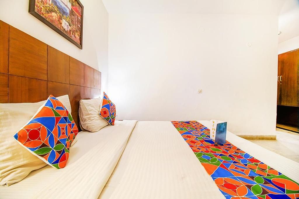 FabHotel Mulberry Retreat Sushant Lok - Fully Vaccinated Staff (Sanitised) Superior Double Room 5