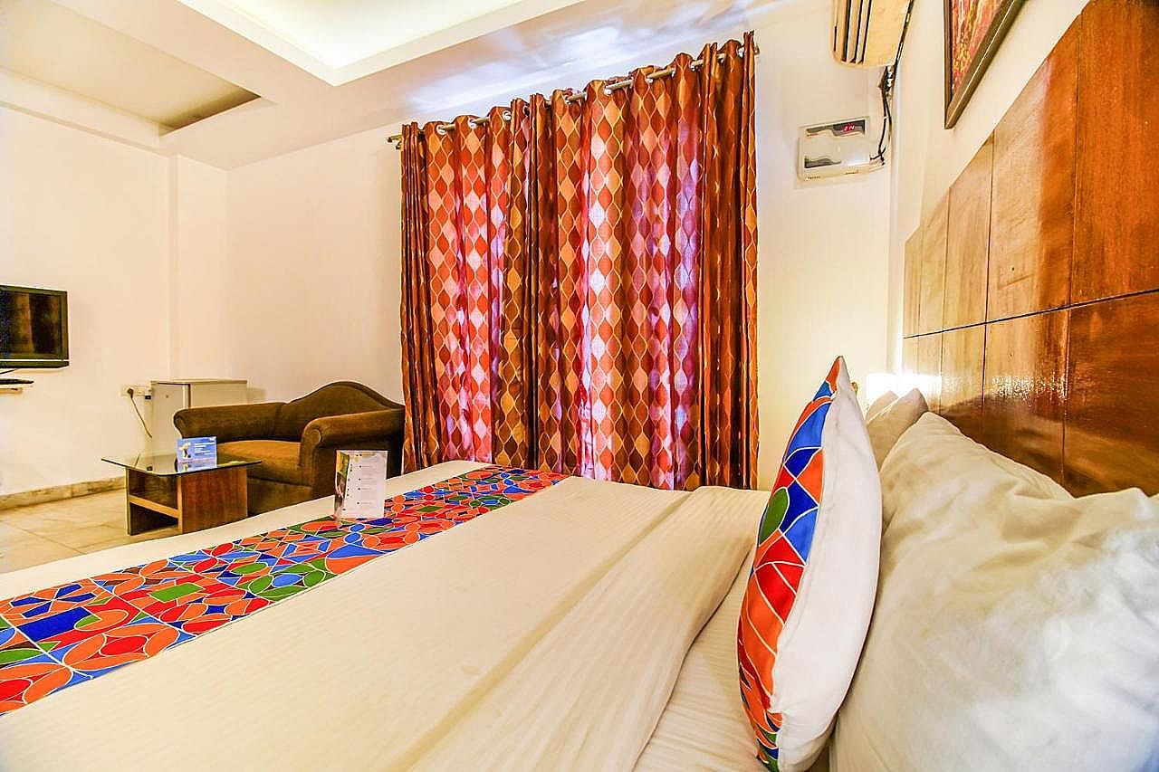 FabHotel Mulberry Retreat Sushant Lok - Fully Vaccinated Staff (Sanitised) Deluxe Room 2