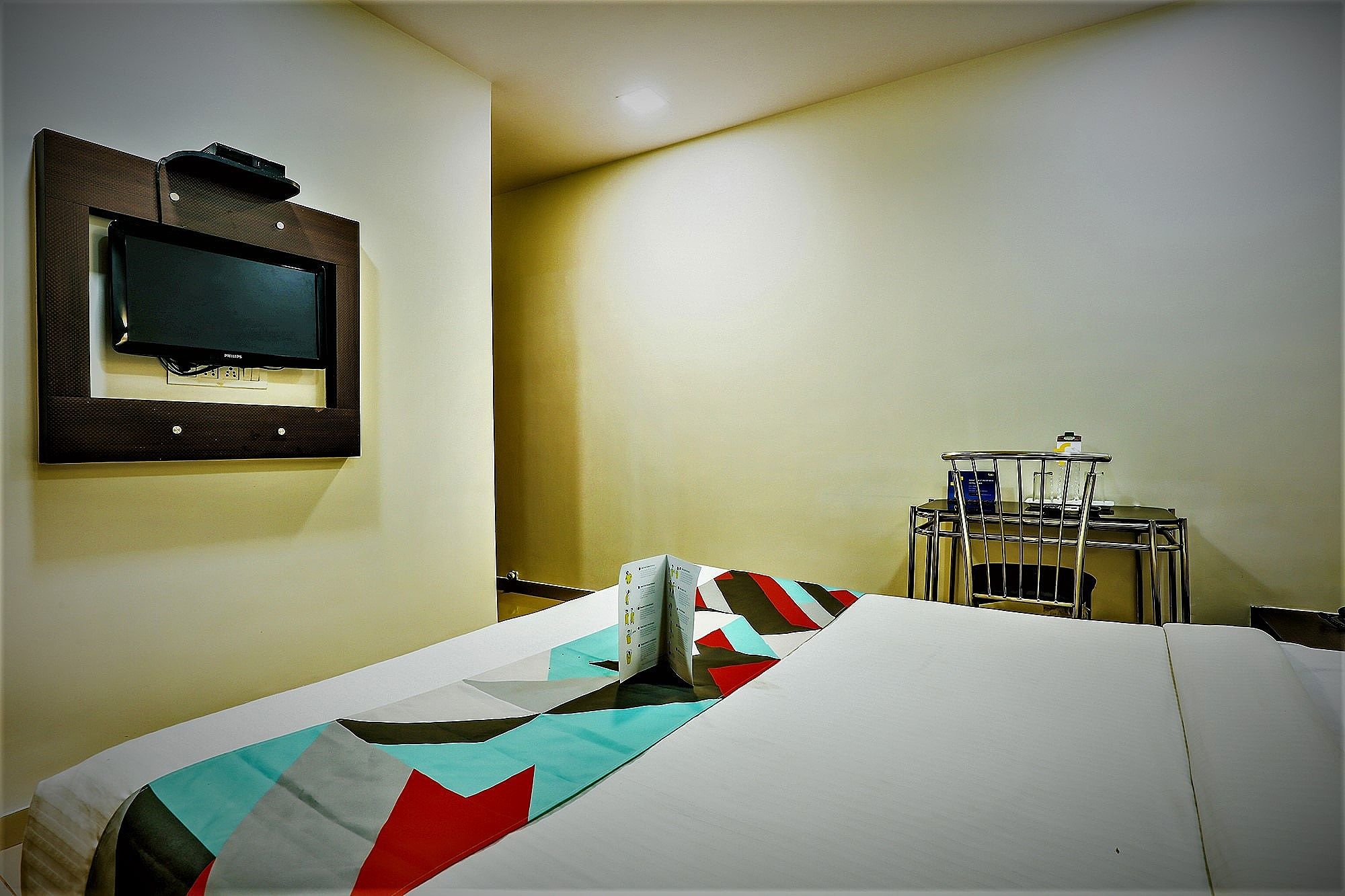 FabHotel Adore Inn Deluxe Room 4