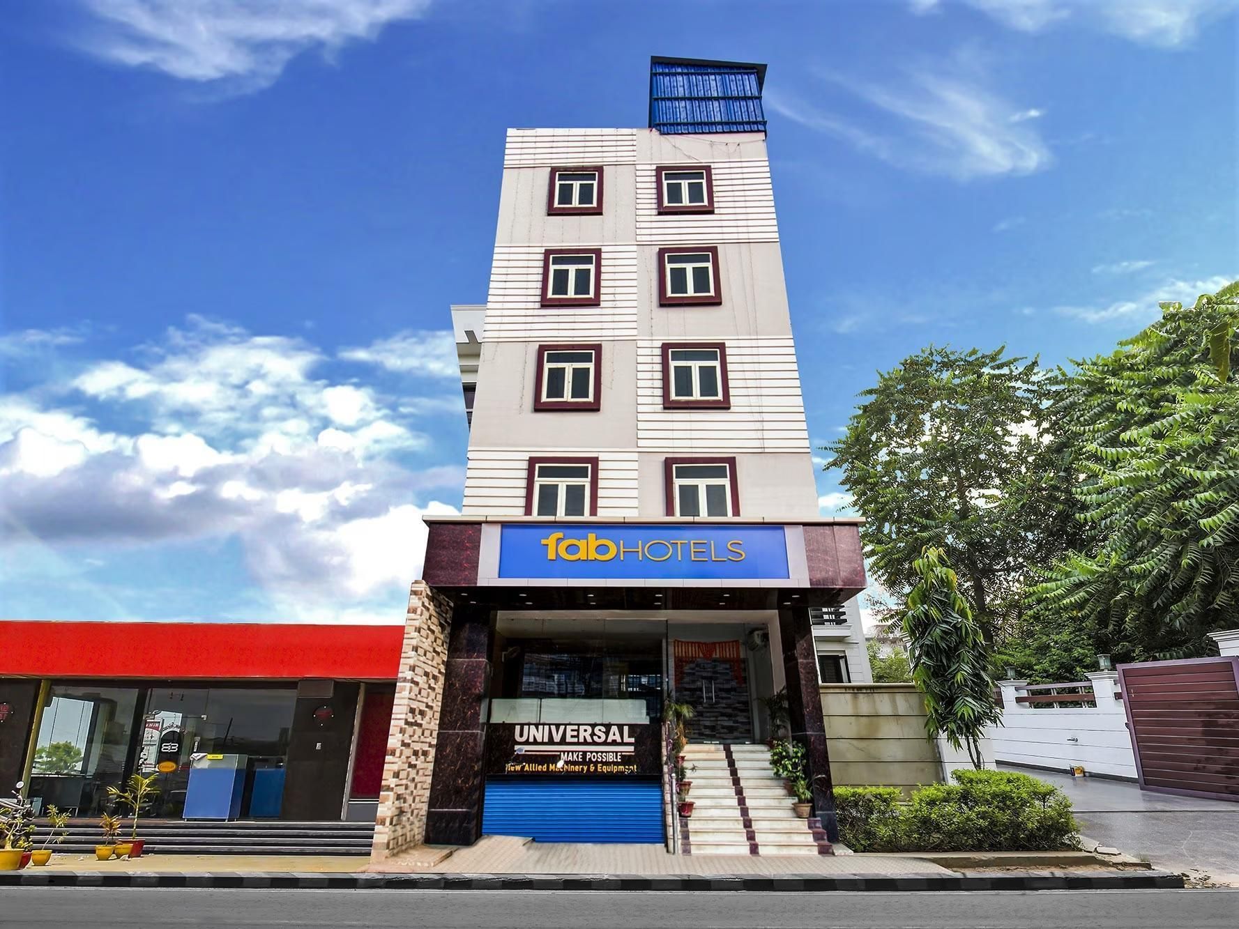 FabHotel Grand Sheela