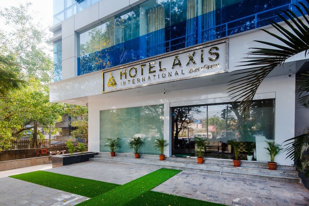 FabHotel Axis International
