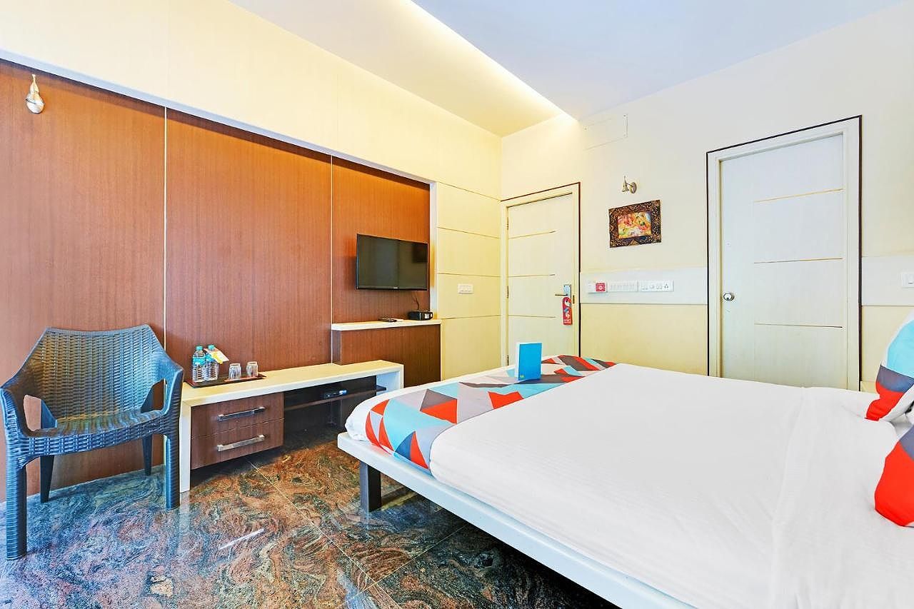 FabHotel B Zone Deluxe Room 3