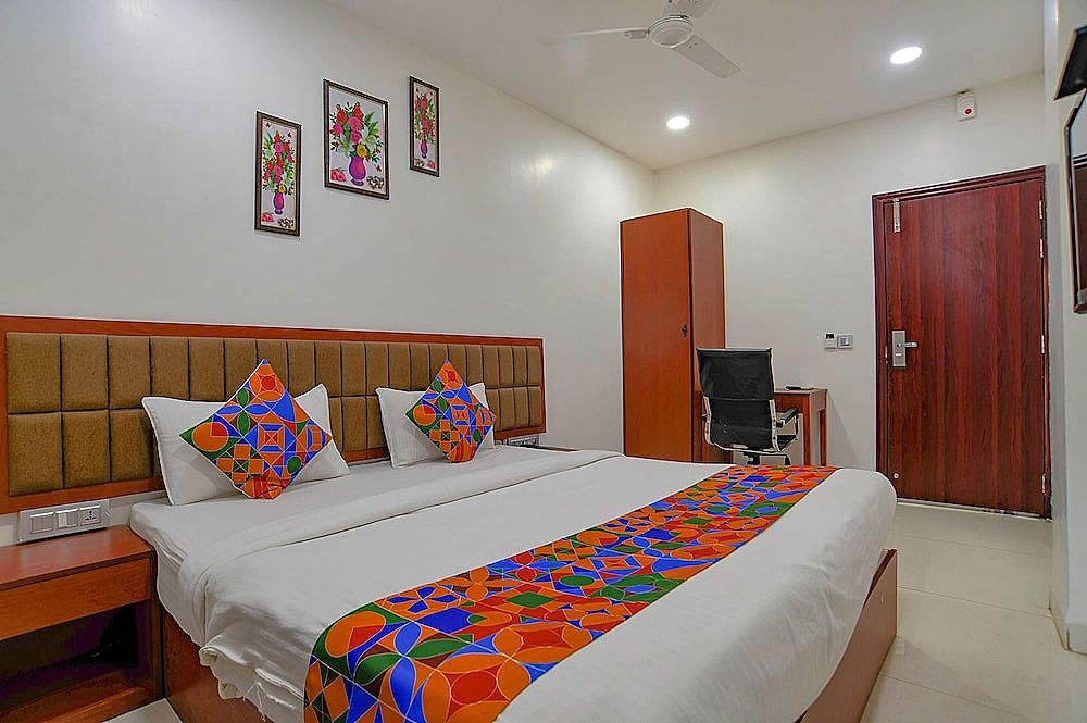 FabHotel Day2Day Deluxe Room 4