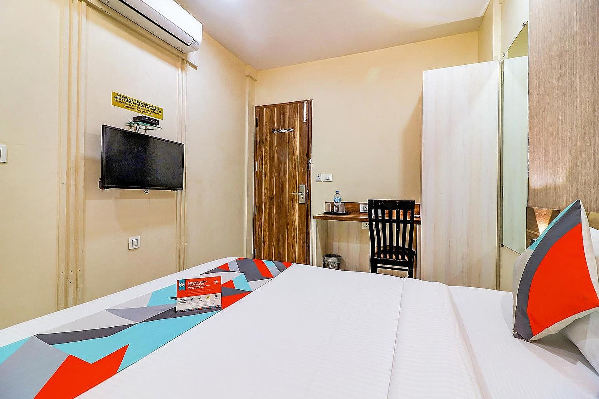 FabHotel Grand Heritage Deluxe Room 7