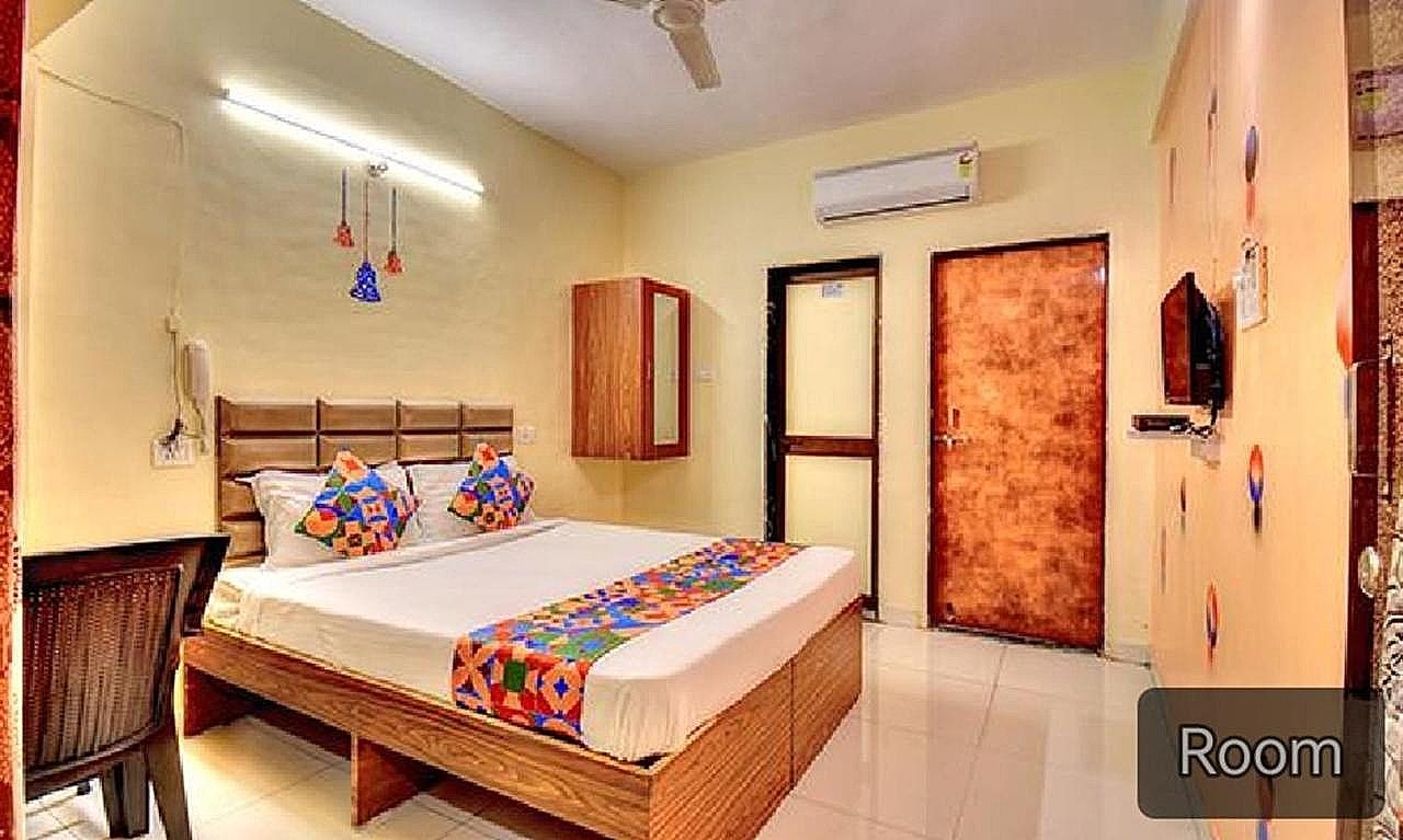 FabHotel SRH Deluxe Room 14