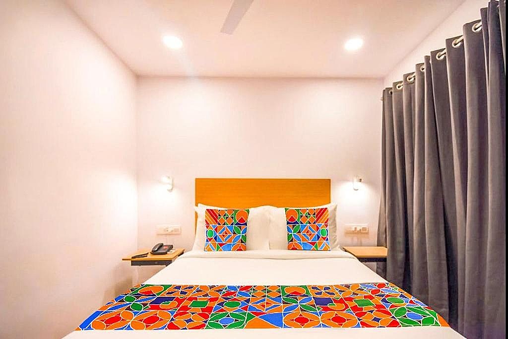 Via Heera Holiday Inn Deluxe Room 3