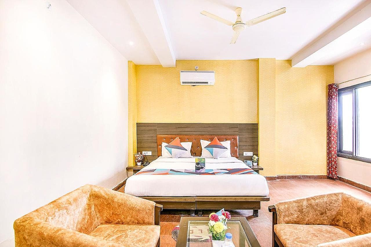 FabHotel Gayatri Palace Deluxe Room 6