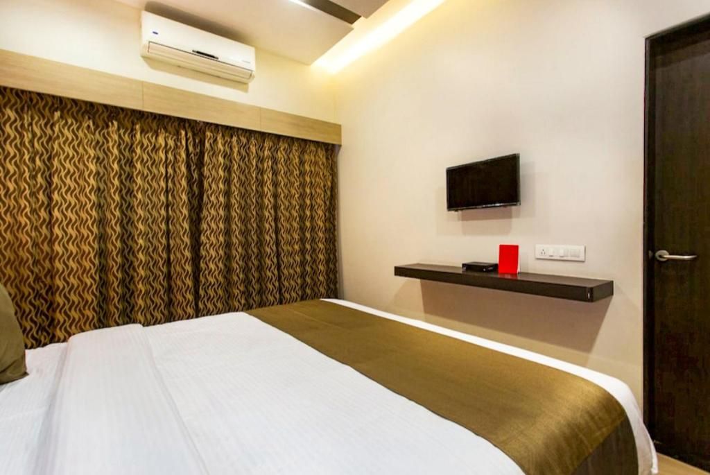 FabHotel Shree Sai Residency Deluxe Room 3