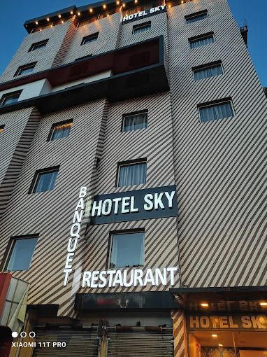 undefined FabHotel The Sky I 9