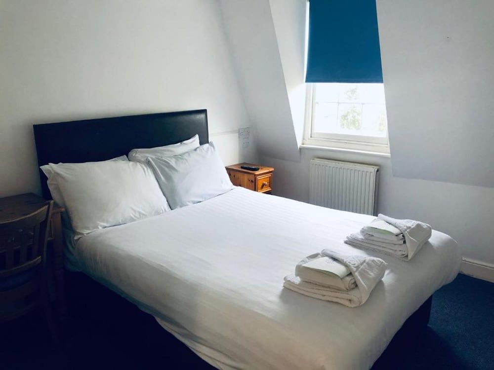 undefined Parade Park Bath 2