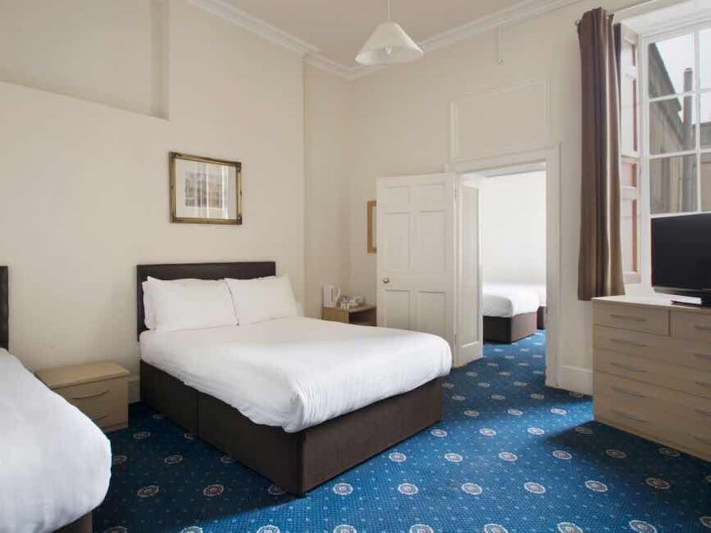 undefined Parade Park Bath 6