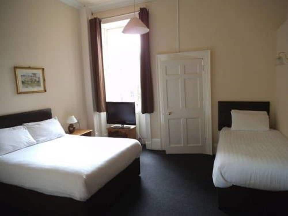 undefined Parade Park Bath 7