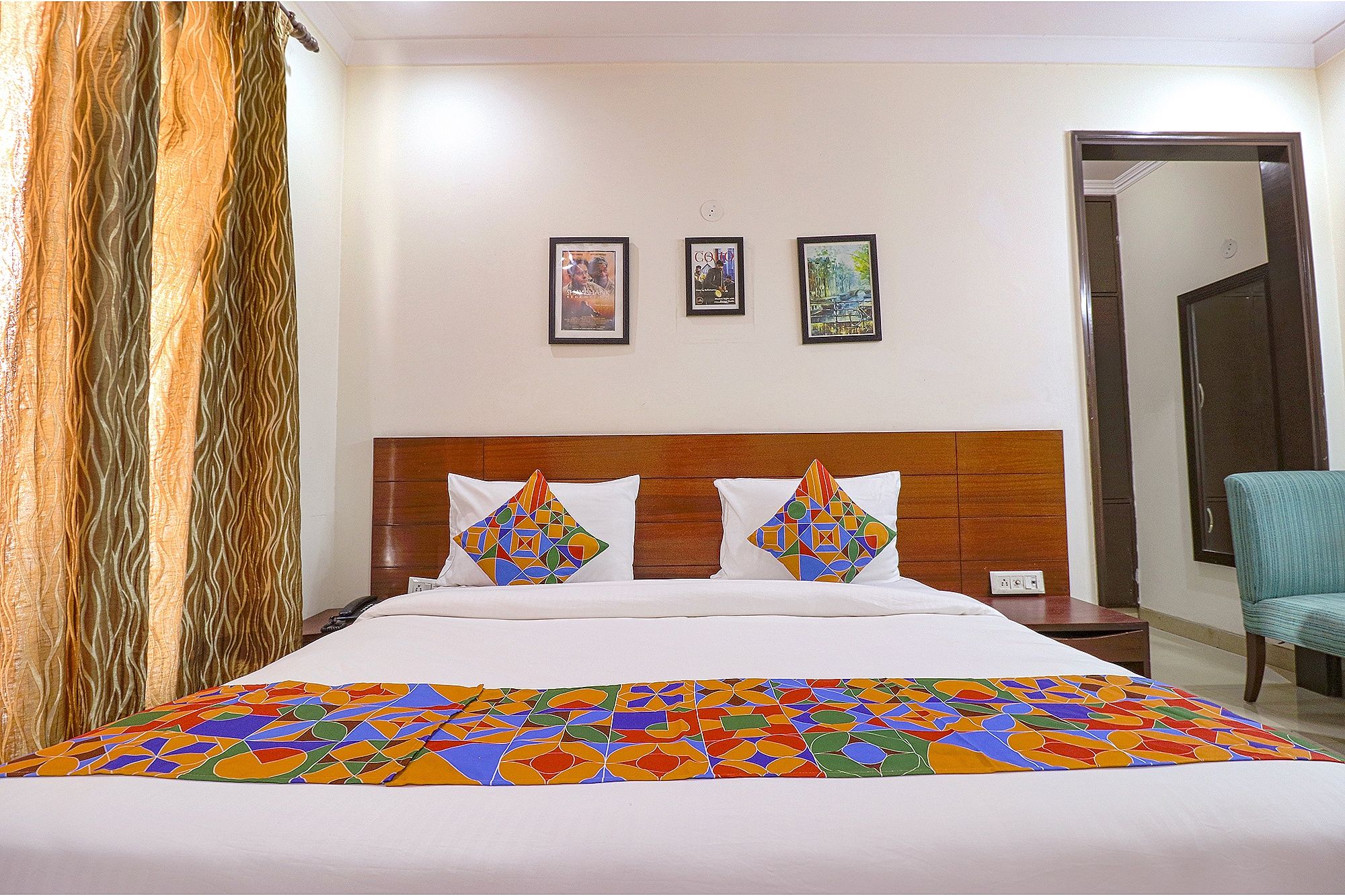 undefined FabHotel Tipssy Inn 020 9