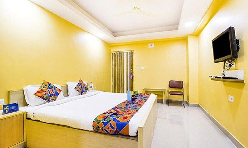 FabHotel Amaltas Deluxe Room 3