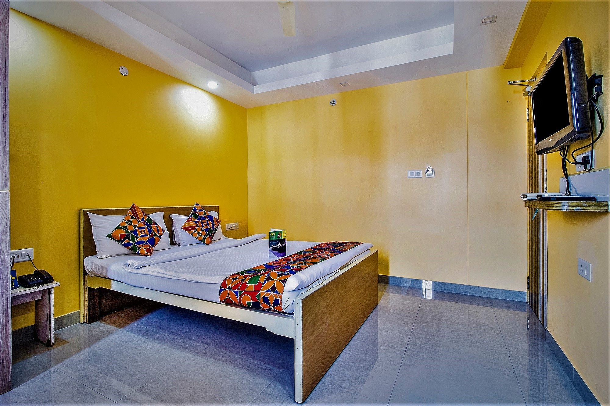 FabHotel Amaltas Deluxe Room 9