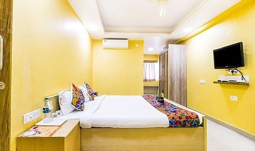 FabHotel Amaltas Deluxe Room 4