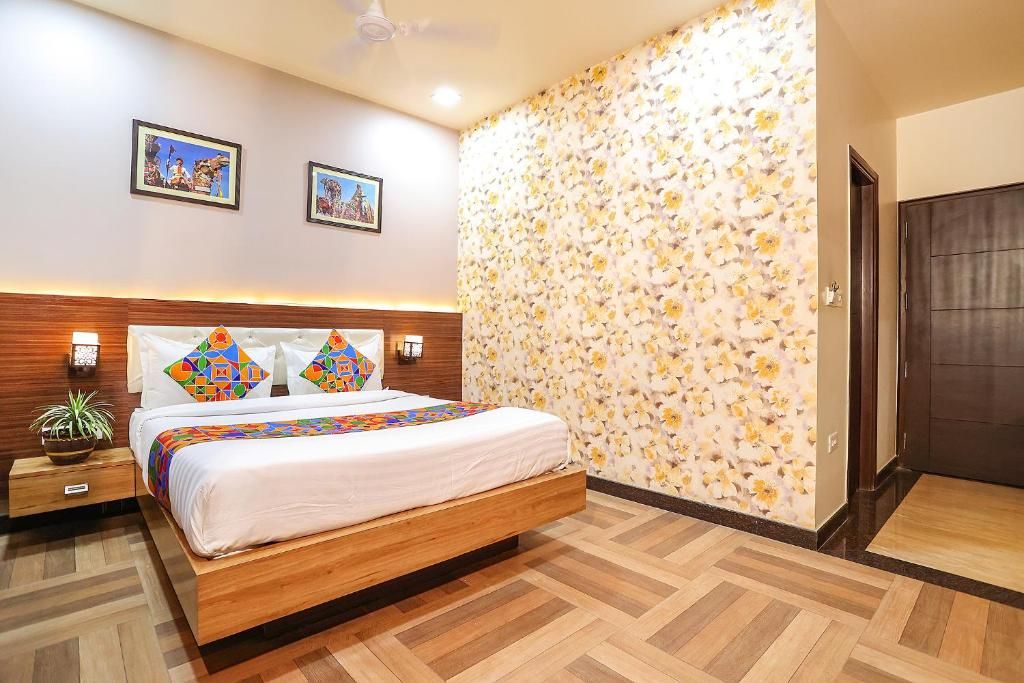 FabHotel Royal GM Plaza